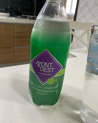 몽베스트 Montbest with Sparkling water Plain 20병 — 5점을 준 리뷰어가 2021년 11월 올린 사용 사진