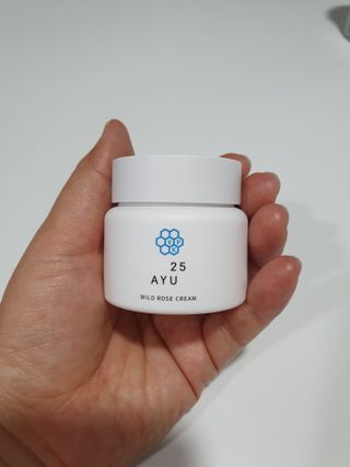 AYU25[아유트웬티파이브]다마스크로즈워터 베이스 천연 수분 촉촉 크림 — 5점을 준 리뷰어가 2021년 5월 올린 사용 사진