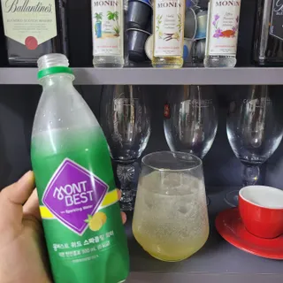몽베스트 Montbest with Sparkling water Lemon OR Lime 20병(랜덤) — 5점을 준 리뷰어가 2022년 8월 올린 사용 사진