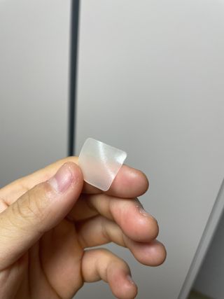 [큐어반H 커팅] 간편하게 떼서 쓰는 자외선차단 습윤밴드 (1팩/30매입) — 5점을 준 리뷰어가 2022년 12월 올린 사용 사진