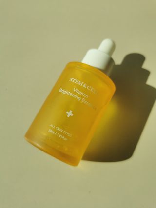 체르엠 스템앤셀 비타민 브라이트닝 에센스 30ml 1개 — 5점을 준 리뷰어가 2021년 11월 올린 사용 사진