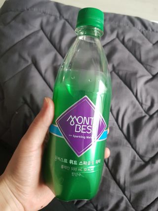 몽베스트 Montbest with Sparkling water Plain 20병 — 1.5점을 준 리뷰어가 2022년 7월 올린 사용 사진