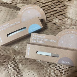 [후르디아] 올리브영 착한보습 비건 립버터 2종 — 5점을 준 리뷰어가 2022년 11월 올린 사용 사진