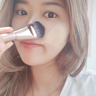 [툴앤썸] 라운드 파운데이션 브러시+사선 쉐딩 브러시+블렌딩 브러시 — 5점을 준 리뷰어가 2021년 6월 올린 사용 사진