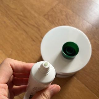 랑벨 랑바이오 블랙 시카 크림 50ml(블랙비 프로폴리스, 시카 4종, 판테놀 10 함유) — 5점을 준 리뷰어가 2022년 7월 올린 사용 사진