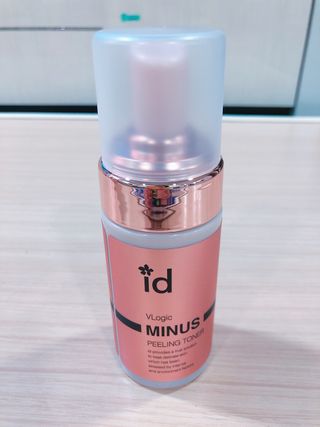 아이디플라코스메틱 아이디 브이로직 마이너스 필링 토너 110ml — 5점을 준 리뷰어가 2022년 5월 올린 사용 사진