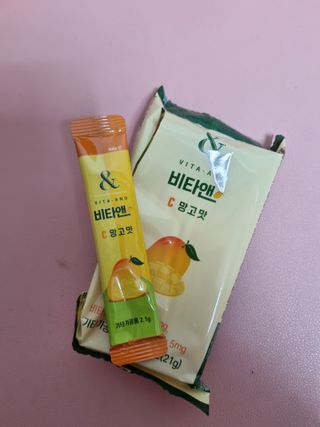 비타앤C 레몬맛, 망고맛 — 5점을 준 리뷰어가 2021년 4월 올린 사용 사진