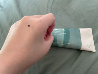 [후르디아] 올리브영 저자극 비건바디로션 — 5점을 준 리뷰어가 2023년 2월 올린 사용 사진