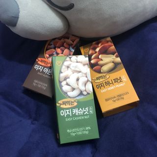 짜먹는 이지견과 짜먹는 이지아몬드, 짜먹는 이지허니피넛, 짜먹는 이지캐슈넛 각 10g X  10포 — 5점을 준 리뷰어가 2021년 1월 올린 사용 사진