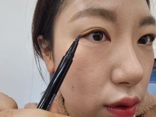 씨스터앤 퍼펙트 엣지 브러쉬 펜 라이너 2종 택 1 — 5점을 준 리뷰어가 2022년 1월 올린 사용 사진