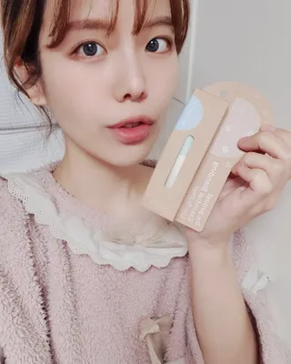 [후르디아] 올리브영 착한보습 비건 립버터 2종 — 5점을 준 리뷰어가 2022년 2월 올린 사용 사진