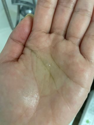 [바디홈즈] 골드 마유 샴푸 — 4점을 준 리뷰어가 2021년 11월 올린 사용 사진