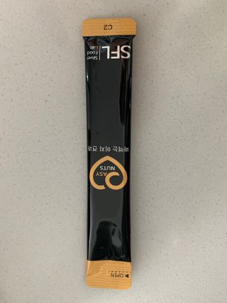 짜먹는 이지견과 짜먹는 이지아몬드, 짜먹는 이지허니피넛, 짜먹는 이지캐슈넛 각 10g X  10포 — 4점을 준 리뷰어가 2021년 2월 올린 사용 사진