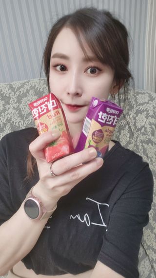 [롯데칠성] 야채듬뿍 더'진한 [롯데칠성] 야채는 이제 COLORFULL! 야채듬뿍  더 진한 레드 4개 +퍼플 4개 (총 8개) — 4점을 준 리뷰어가 2023년 6월 올린 사용 사진