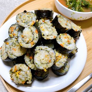 해풀잎 누구나 김밥*2ea [(혼합야채 35g *2ea,  김밥김 (10g, 2ea),  양념간장 (6g, 10ea), 참기름(5g, 4ea)] — 5점을 준 리뷰어가 2022년 6월 올린 사용 사진