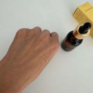 스킨큐어 산다화 비타민c 화이트닝 에센스 30ml — 5점을 준 리뷰어가 2023년 11월 올린 사용 사진
