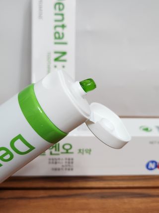 프리마인 유해균 뿐만 아니라 유익균까지 씻어내는 치약은 그만, 건강한 구강환경을 만드는 덴탈엔오 — 5점을 준 리뷰어가 2022년 12월 올린 사용 사진
