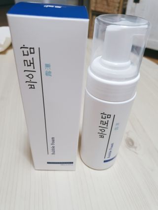 [바이로담] 저자극 약산성버블 폼 폼클렌징 150ml — 5점을 준 리뷰어가 2021년 4월 올린 사용 사진