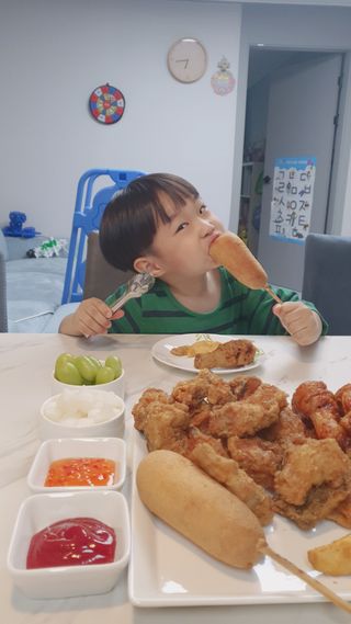 오마뎅 한우핫도그 — 5점을 준 리뷰어가 2021년 6월 올린 사용 사진