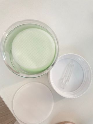 디에이브 더마-테카 바이옴 카밍패드 60매 — 5점을 준 리뷰어가 2022년 10월 올린 사용 사진