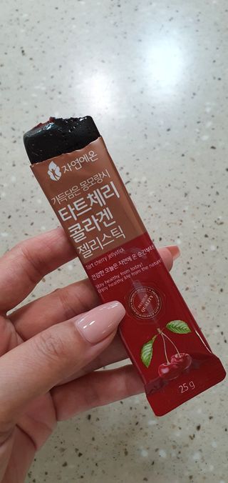 자연에온 몽모랑시 타트체리 3종 세트 구성 - 저분자콜라겐젤리, NFC 착즙주스 — 5점을 준 리뷰어가 2021년 7월 올린 사용 사진
