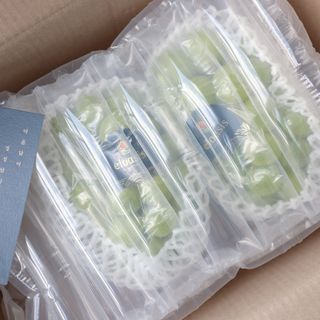 프리미엄 수출용 엘로아시스 샤인머스켓 특등품 1.5kg 2송이 — 5점을 준 리뷰어가 2021년 10월 올린 사용 사진
