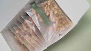 [그래한끼] 무설탕/저당 시리얼타입 수제그래놀라 (40gX10개) — 5점을 준 리뷰어가 2022년 8월 올린 사용 사진