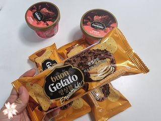 롯데제과 본젤라또 비스킷&바닐라카라멜바, 본젤라또 베리쇼콜라컵 — 4.5점을 준 리뷰어가 2021년 11월 올린 사용 사진