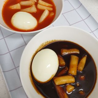 유비쿡 컵떡볶이 매운컵떡볶이2개/ 짜장컵떡볶이 2개  총 4개세트 — 4점을 준 리뷰어가 2021년 2월 올린 사용 사진