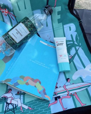 리더스코스메틱 리더스 카밍 바이오틱스 선 에센스 SPF 50+ PA++++ — 5점을 준 리뷰어가 2022년 5월 올린 사용 사진