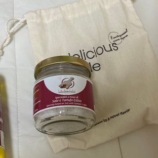 [딜리셔스코드] 타르투피 알레산드로 로시 트러플 소금 100g +트러플 오일 100ml set — 4.5점을 준 리뷰어가 2022년 4월 올린 사용 사진