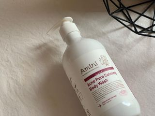 아미니 아크네 퓨어카밍 바디워시 500ml — 5점을 준 리뷰어가 2021년 7월 올린 사용 사진