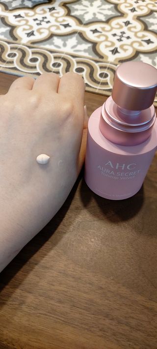 AHC 아우라 시크릿 톤업 벨벳 — 4점을 준 리뷰어가 2021년 4월 올린 사용 사진