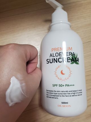 [닥터문] 프리미엄 알로에베라 선크림 500ml — 5점을 준 리뷰어가 2022년 6월 올린 사용 사진