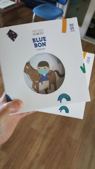 [블루 본 아이노우] 유아용 컬러마스크 40 PCS SET 2중 택 1 — 5점을 준 리뷰어가 2021년 5월 올린 사용 사진