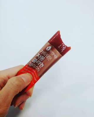 자연에온 핑크 자몽 착즙 100mL 10개입 1BOX +가 득담은 자몽 콜라겐 젤리스틱 1BOX — 5점을 준 리뷰어가 2021년 6월 올린 사용 사진