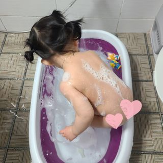 mom e 맘이 내추럴 베이비 케어 샴푸앤바스+로션 — 5점을 준 리뷰어가 2021년 1월 올린 사용 사진