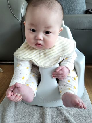 아르브 점보 쿠션 / 슈퍼플러스 아기 유아 의자 트레이 세트 (쿠션 아기의자/슈퍼플러스 사이즈 중 택 1) — 5점을 준 리뷰어가 2023년 1월 올린 사용 사진