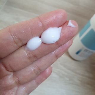 [메디팜] 히알루론산 딥 모이스처 바디로션 — 5점을 준 리뷰어가 2021년 12월 올린 사용 사진