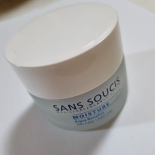 산수시 아쿠아 베네핏 24h 수부지 물광 속건조 수분크림 50ml — 5점을 준 리뷰어가 2021년 6월 올린 사용 사진