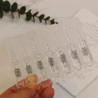 유니베르소 산소앰플 7일 집중케어 앰플 — 4점을 준 리뷰어가 2021년 8월 올린 사용 사진