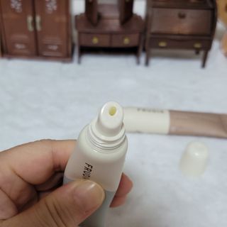 [후르디아] 올리브영 착한보습 비건 립버터 2종 — 5점을 준 리뷰어가 2021년 10월 올린 사용 사진