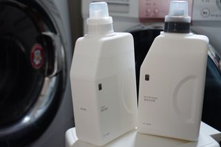 [생활공작소] 섬유유연제 + 세탁세제 1.5L 릴리향 — 5점을 준 리뷰어가 2021년 2월 올린 사용 사진
