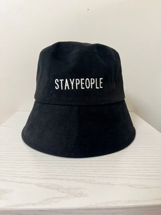 [스테이피플] STAYPEOPLE BUCKET HAT (BLACK) — 3.5점을 준 리뷰어가 2022년 9월 올린 사용 사진
