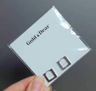 [골드앤디어] 14K 사각 네모 원터치 귀걸이_3color — 5점을 준 리뷰어가 2021년 5월 올린 사용 사진