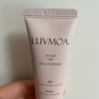 러브모아 향수 고체향수 승무원 고체향수 바르는 향수 니치향수 도손 우드세이지 앤 씨솔트 — 5점을 준 리뷰어가 2022년 12월 올린 사용 사진