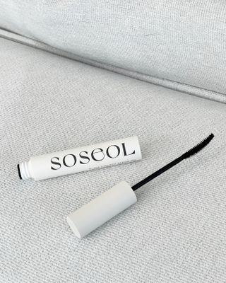 더소설 소설 블랙아이래쉬 세럼 10g(SOSEOL BLACK EYELASH SERUM 10g) — 5점을 준 리뷰어가 2023년 12월 올린 사용 사진
