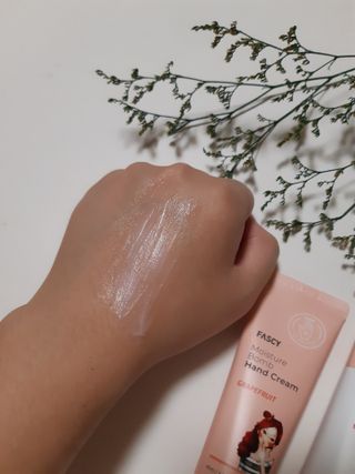 파시 FASCY 高保湿ハンドクリーム40ml+80ml セット — 5점을 준 리뷰어가 2021년 7월 올린 사용 사진