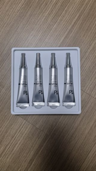 아이디플라코스메틱 아이디 브이로직 플러스 크림 15ml X 4EA — 5점을 준 리뷰어가 2022년 1월 올린 사용 사진