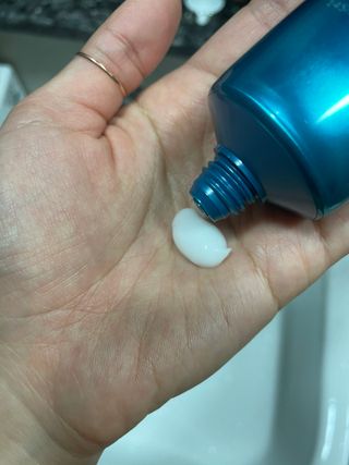 헤어플러스 단백질탈모샴푸 500ml+단백질본드앰플 145ml — 4점을 준 리뷰어가 2021년 4월 올린 사용 사진